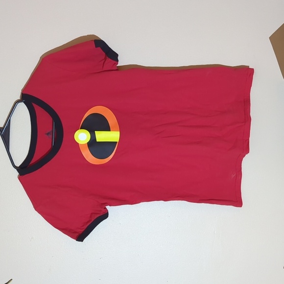 Disney incredibles kids tshirt. Size medium, red - Picture 2 of 5